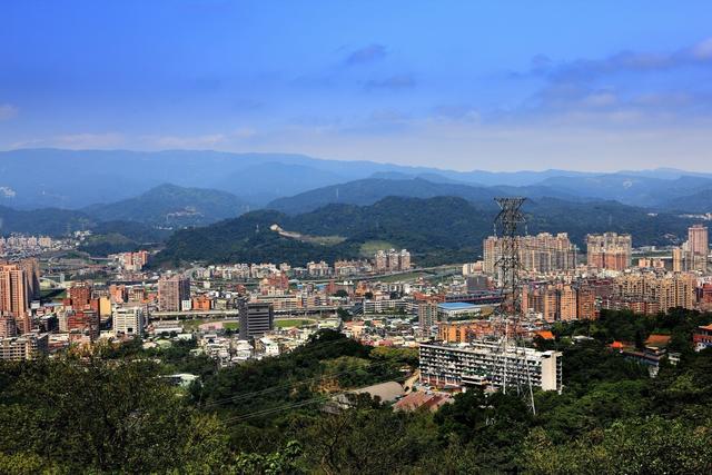 洪秀柱刚观礼完9·3阅兵，岛内支持度大反转，台当局矛头对准新北