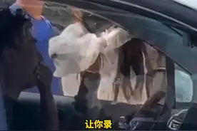 闹大了！路虎女子驾车逆行还打人，网友们炸锅了！图片