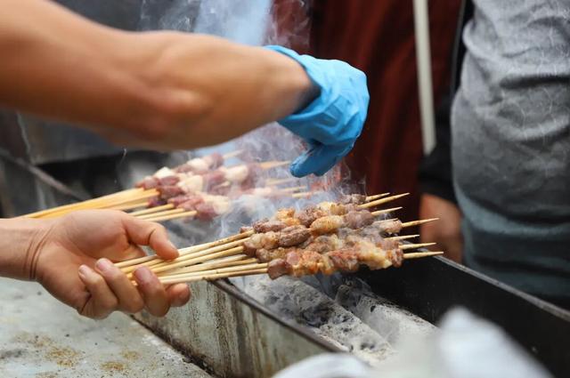 草原盛会走进城市“客厅” 达茂旗城市那达慕带来文旅新体验
