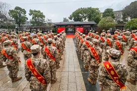 新北93名新兵出征入伍图片