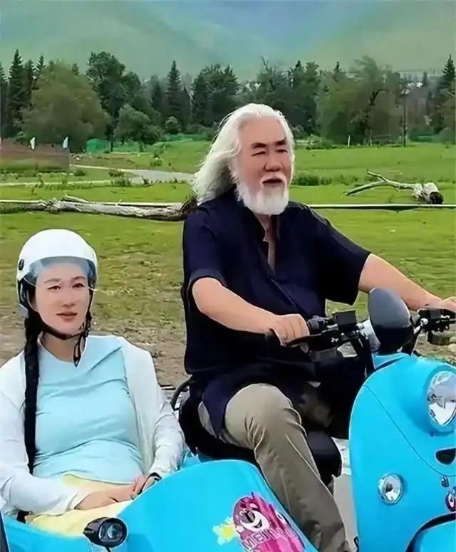 “牡丹花下死，做鬼也风流！”74岁的张纪中完全活成了“笑话”！