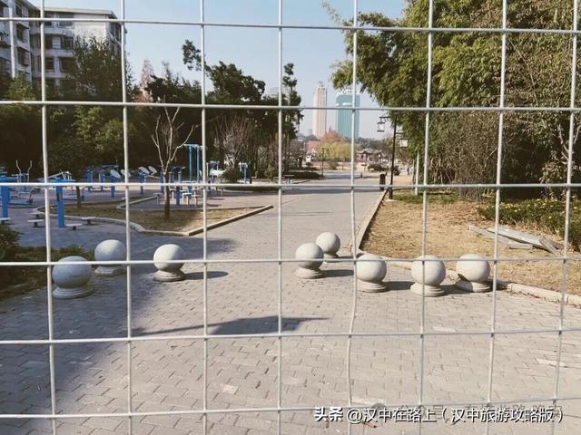 二〇二五年十二月七日，再去看看莲花池公园