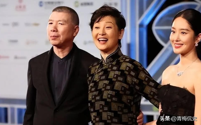 徐帆回应离婚五个月后，冯小刚再惹争议，养女徐朵竟成了导火索