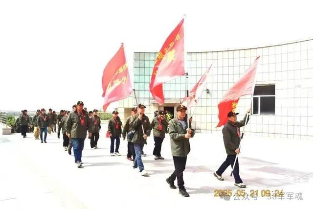 38军子弟瞻仰纪念塔山阻击战的英烈~38军子弟红色东北行第二行程