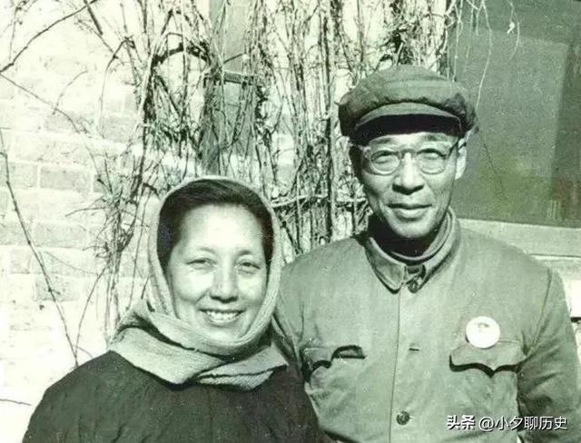 64年邓小平视察兰州，走到一妇女面前，惊讶地问：你怎么在这里