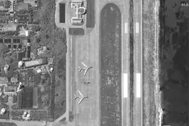 轰-6K部署于西沙群岛，应对南海复杂局面，表明中国坚定决心图片