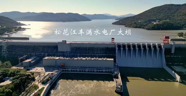 86年李鹏全家在中南海探望邓颖超，46年前他12岁，称呼“邓妈妈”