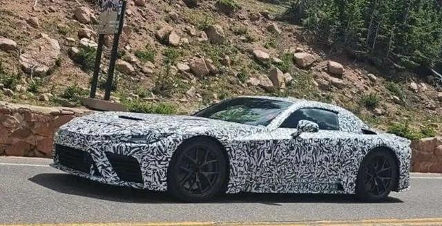 丰田GR GT首发在即，V8混动猛兽能否撼动超跑格局？