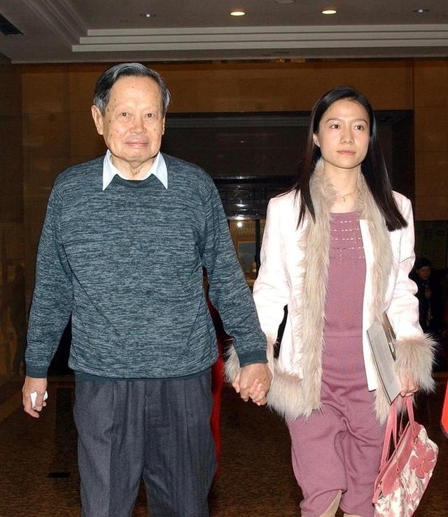你绝对想不到！物理泰斗杨振宁的浪漫，是把 “祖国” 刻进生活
