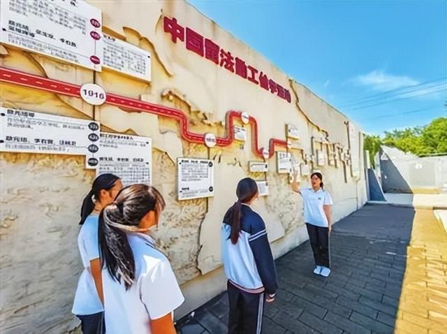 在长辛店，红色基因代代相传——