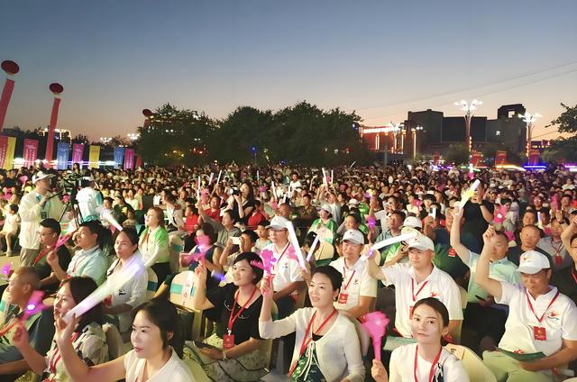 踏迹寻音：一架琴托起一座城市的新疆文化小城市·塔城