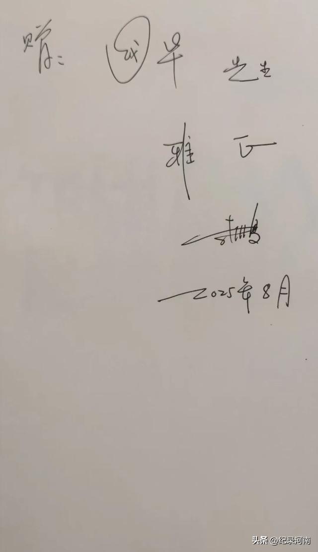 拥百位专业记者编辑的内容团队，向没有一名记者的新势力平台学习