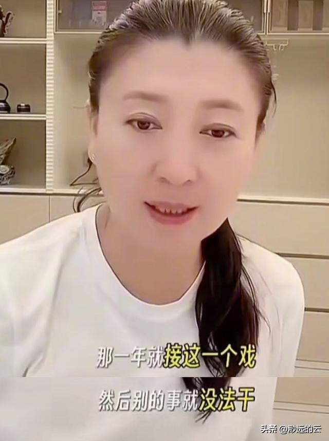 闫学晶事件再升级！官媒下场发文锐评	，言辞犀利，句句直戳她心窝