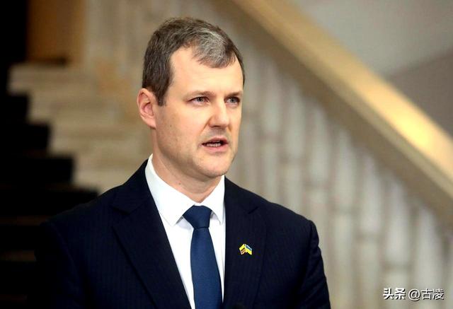 比日本还嚣张！为支持台湾与中国断交后，又要求中国主动低头求和