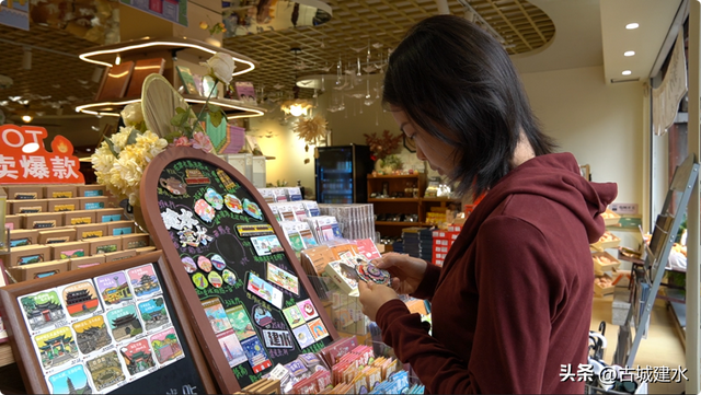 把建水“装”进口袋！这届年轻人爱上带走的古城记忆