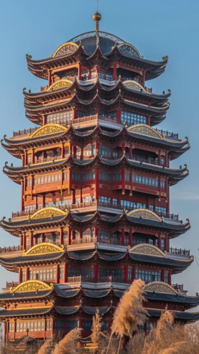 我是上海人，旅游景点黄河楼，买联票逛蒲园看皮影很惬意