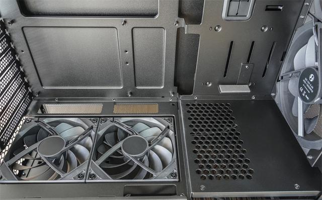 自带屏幕的主机—联力207D+9950X3D+ROG B850-F+索泰5070Ti装机