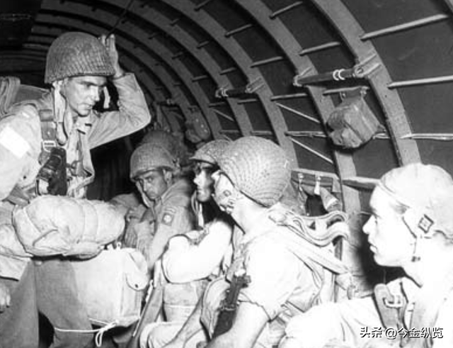 76小时人间炼狱！塔拉瓦战役真相中，惨烈战争意外催生海豹突击队