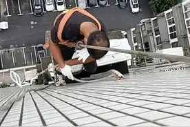 空调外机滴水引民忧？他们联勤处置化解居民“心病”图片