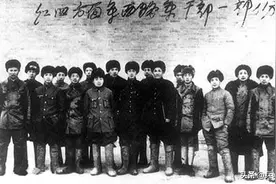 红军军长被俘，说自己是通信员，不料一名小战士的话意外暴露身份图片