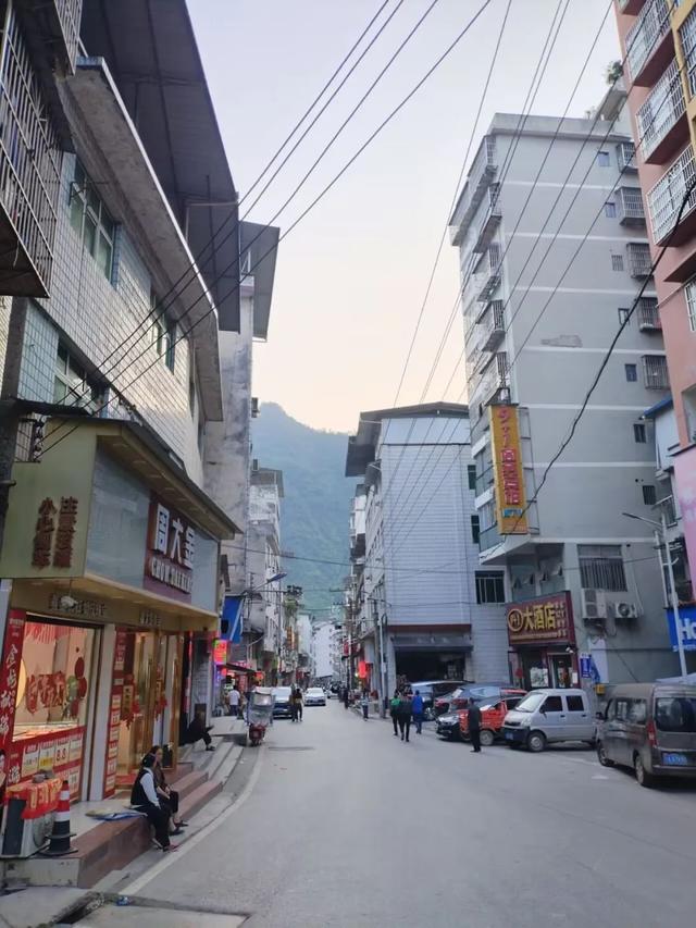 云阳沙沱，邻界巫溪