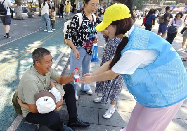 三措并举+AI赋能 九龙坡区杨家坪街道让重庆动物园周边服务体验再上新台阶