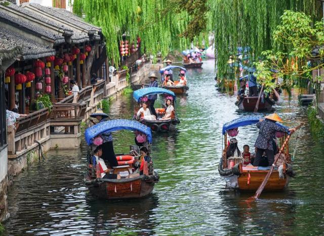奔腾的中国：2025国庆中秋长假出行消费报告
