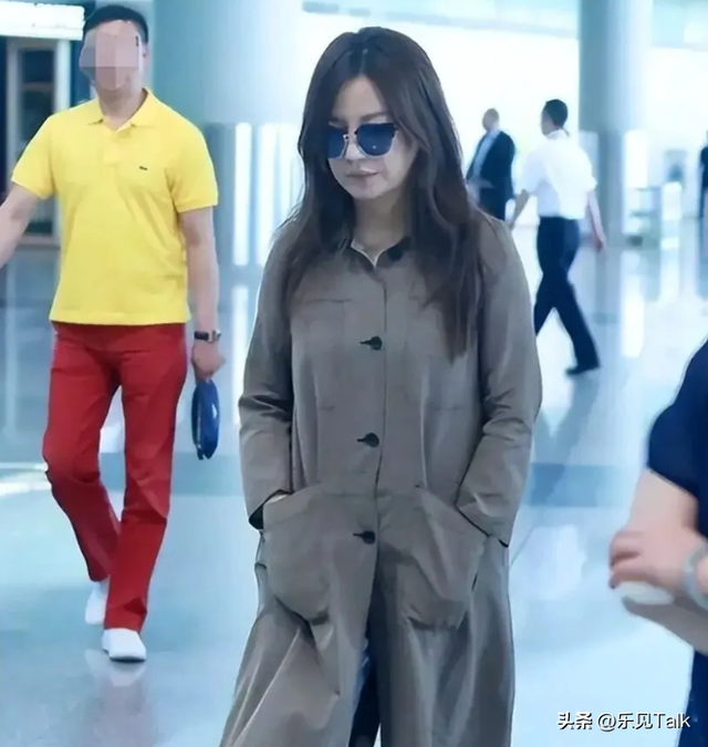 封杀4年后，49岁赵薇又有消息	，因胃癌去世传闻 5个月前就真相大白