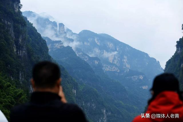 酉沿黄金线精华段首航激活跨省文旅新动能