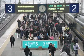 长春站积极应对雨夹雪强降温天气图片