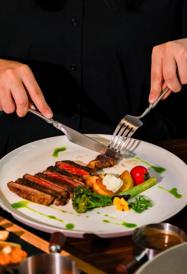 宜宾冠英古街秋假遛娃指南：非遗扎染、燃面研学、江边喂鱼，一站式玩透！