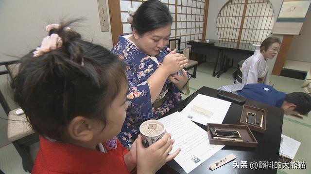 天价课程背后的文化魅力：看日本“公主修行”如何征服外国游客