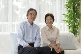 肺部开始“癌变”，手上可能会出现这个标志！40岁以上的人要重视图片