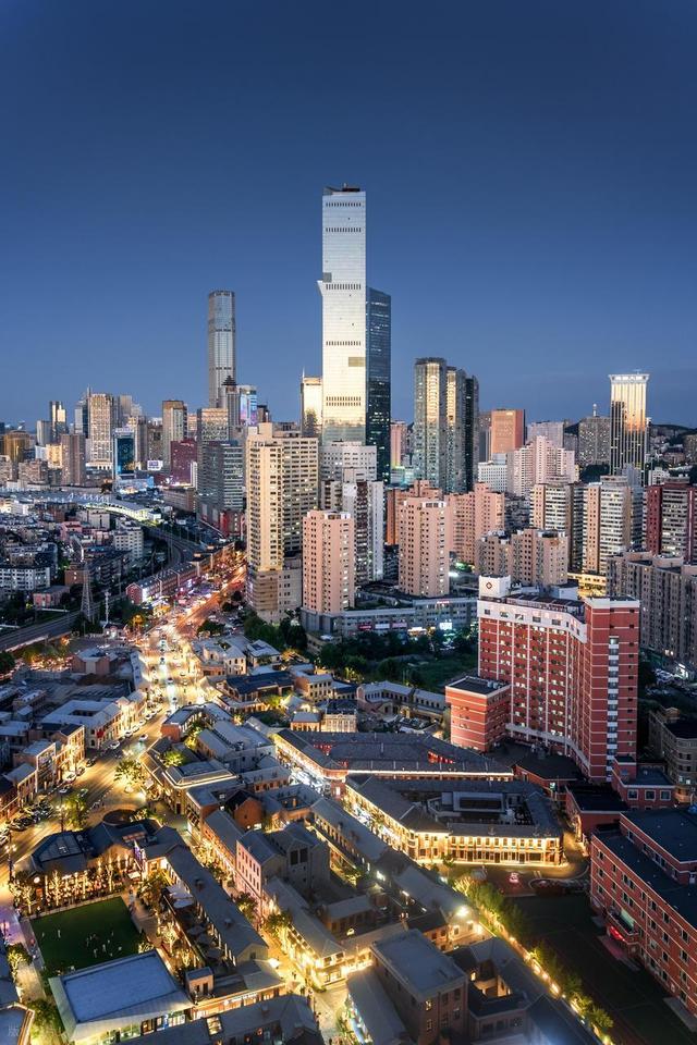 三亚和大连，一个最南一个最北的海滨城市，实话实说差别确实 很大