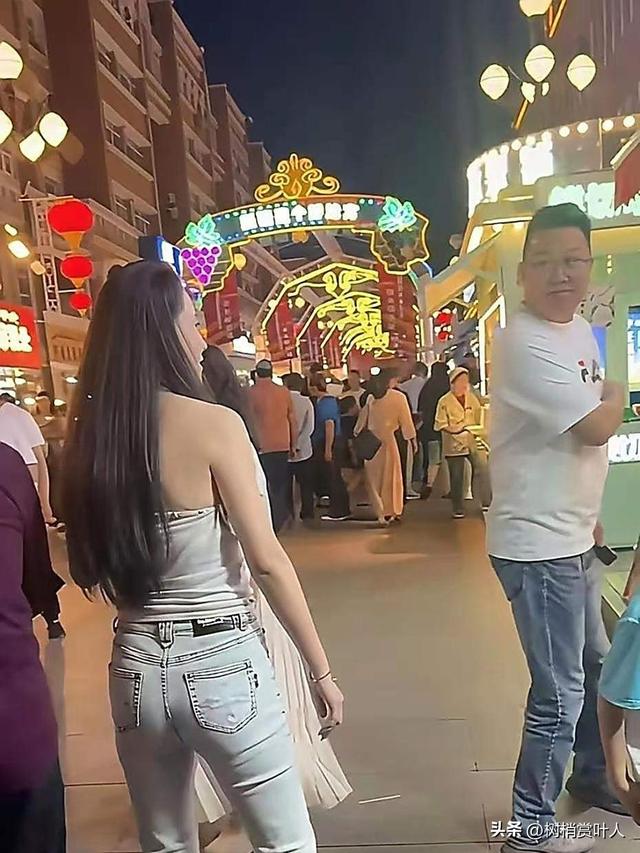 还以为森林北啥神仙颜值，能把汪峰迷得神魂颠倒。