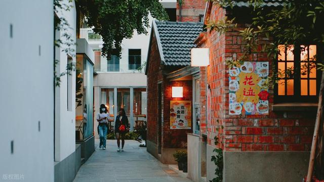 又到了秋天，第一座旅游城市，肯定选择六朝古都——南京！