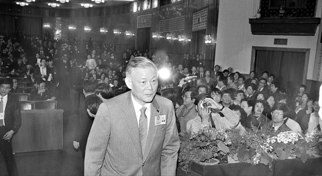 李瑞环说：叶选平是叶帅的儿子，但水平比我高，为啥不能当省长？