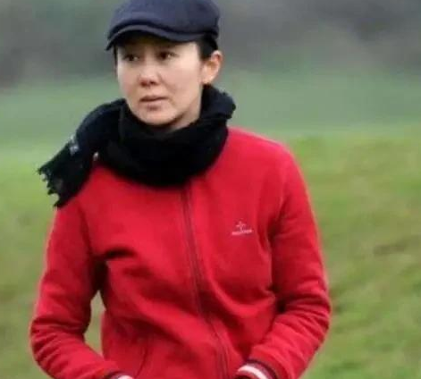 不装了！徐帆回应离婚传闻才4个月	，冯小刚就已经按捺不住了！