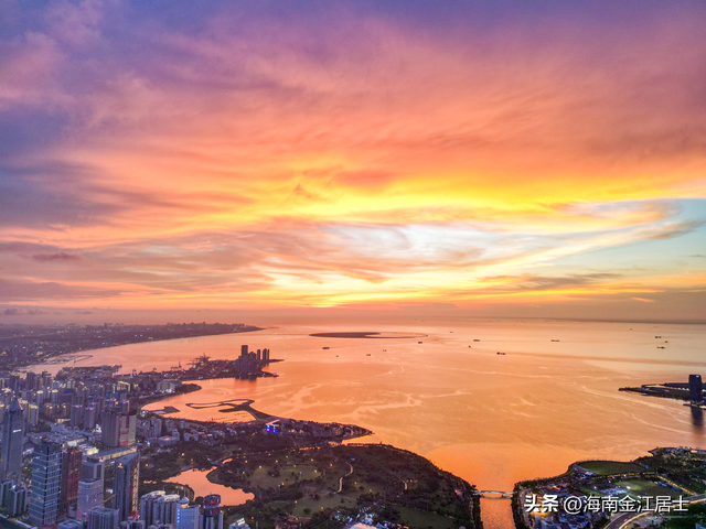 海口湾上空绝美的7月的晚霞（多图）