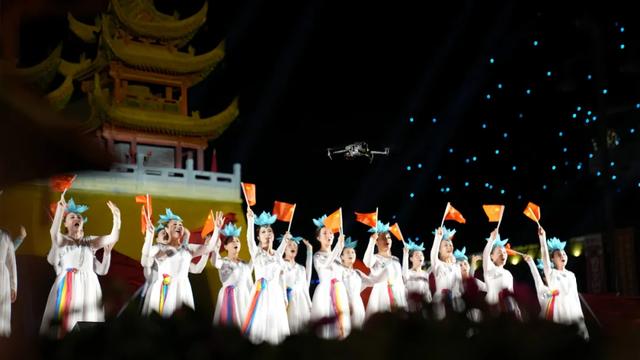 兴庆区双节文旅盛宴启幕 古今交融 燃动银川老城