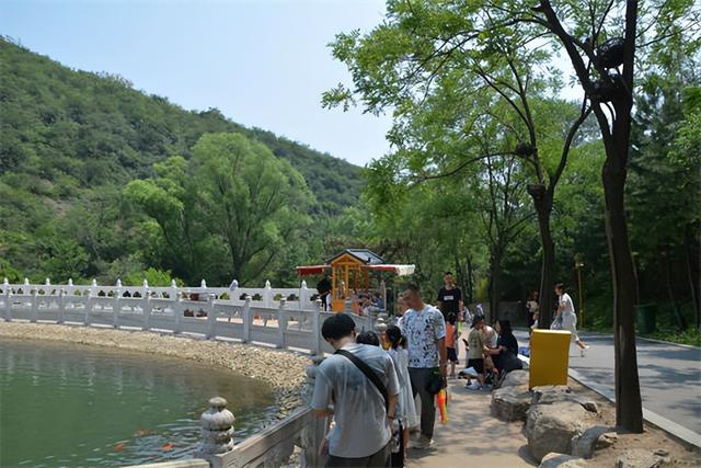 太原蒙山——群山环抱，自然风光优美，有丰富的历史文化底蕴...