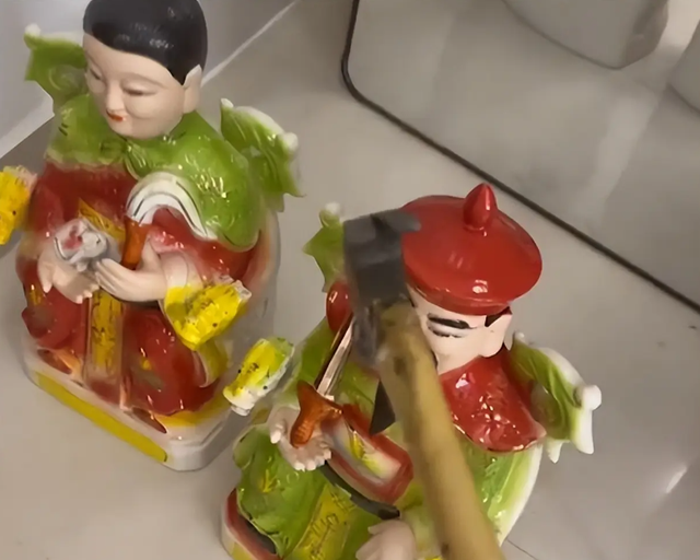 2年前，那个砸神像、睡坟场“八字命硬”的网红，如今怎么样了？