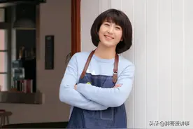 突发！52岁演员闫学晶自曝骨折，康复画面曝光，并看清儿媳妇人品图片