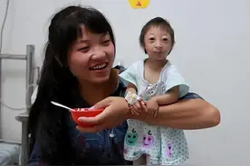 09年湖南夫妇生下“小猴子”，险些被杂技团买走，如今孩子咋样了图片