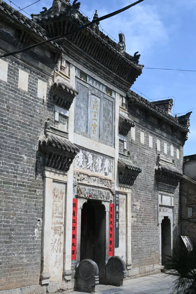 河南与陕西湖北交界处有个镇，被称为“小上海”，古建不输山西