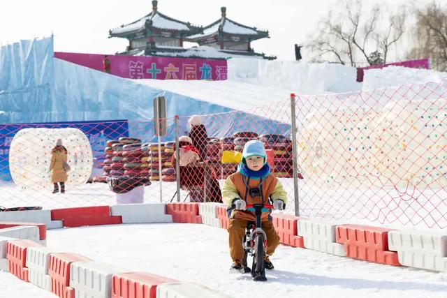 2万㎡超大雪场敞开玩儿!龙潭冰雪节焕新升级→