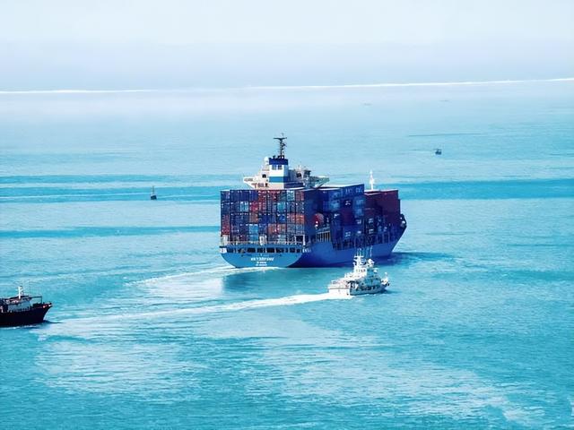 海南封关让越南急疯了！连夜复刻北上广，中国这招直接封喉