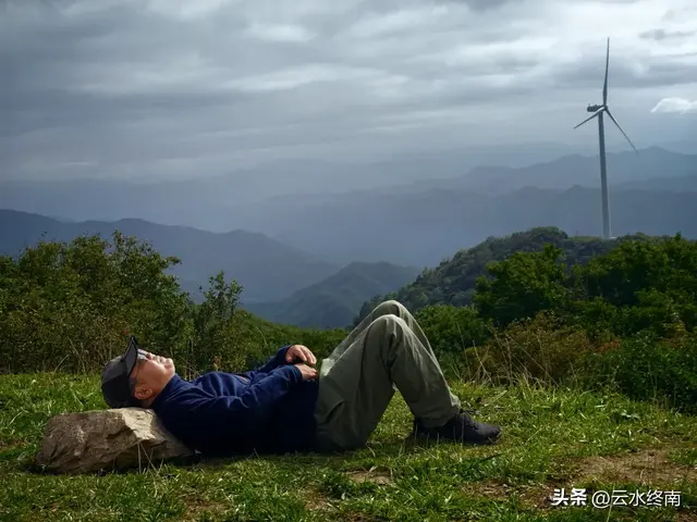 驱车走秦岭大梁高山草甸“风车天路”，走了那么长的路，值不值？