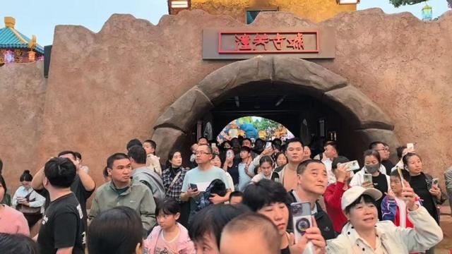 首个黄河文化不夜城点亮济南济阳引来打卡热潮