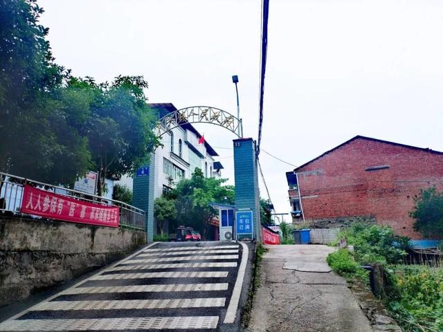 龙滩河上古桥跨，望溪广兴边界场